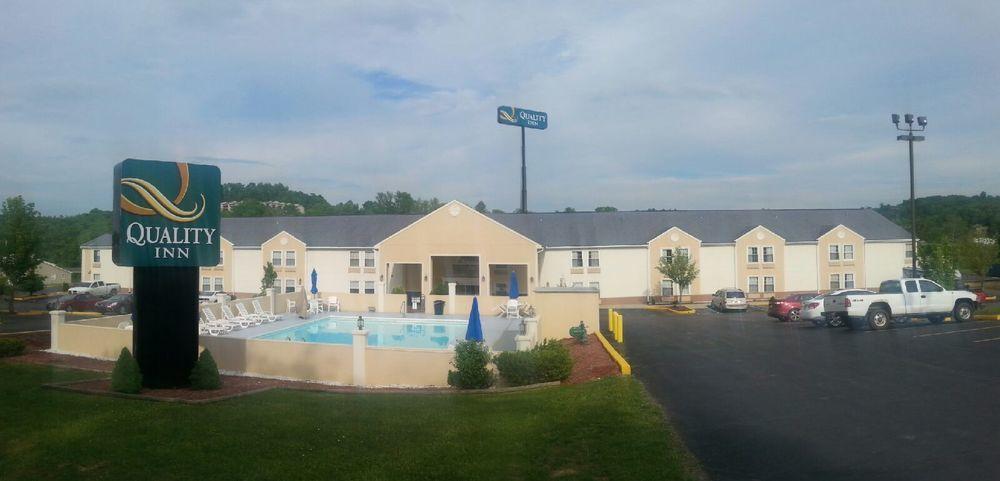 Quality Inn Fairmont Exterior photo