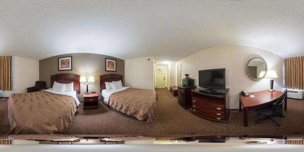 Quality Inn Fairmont Exterior photo
