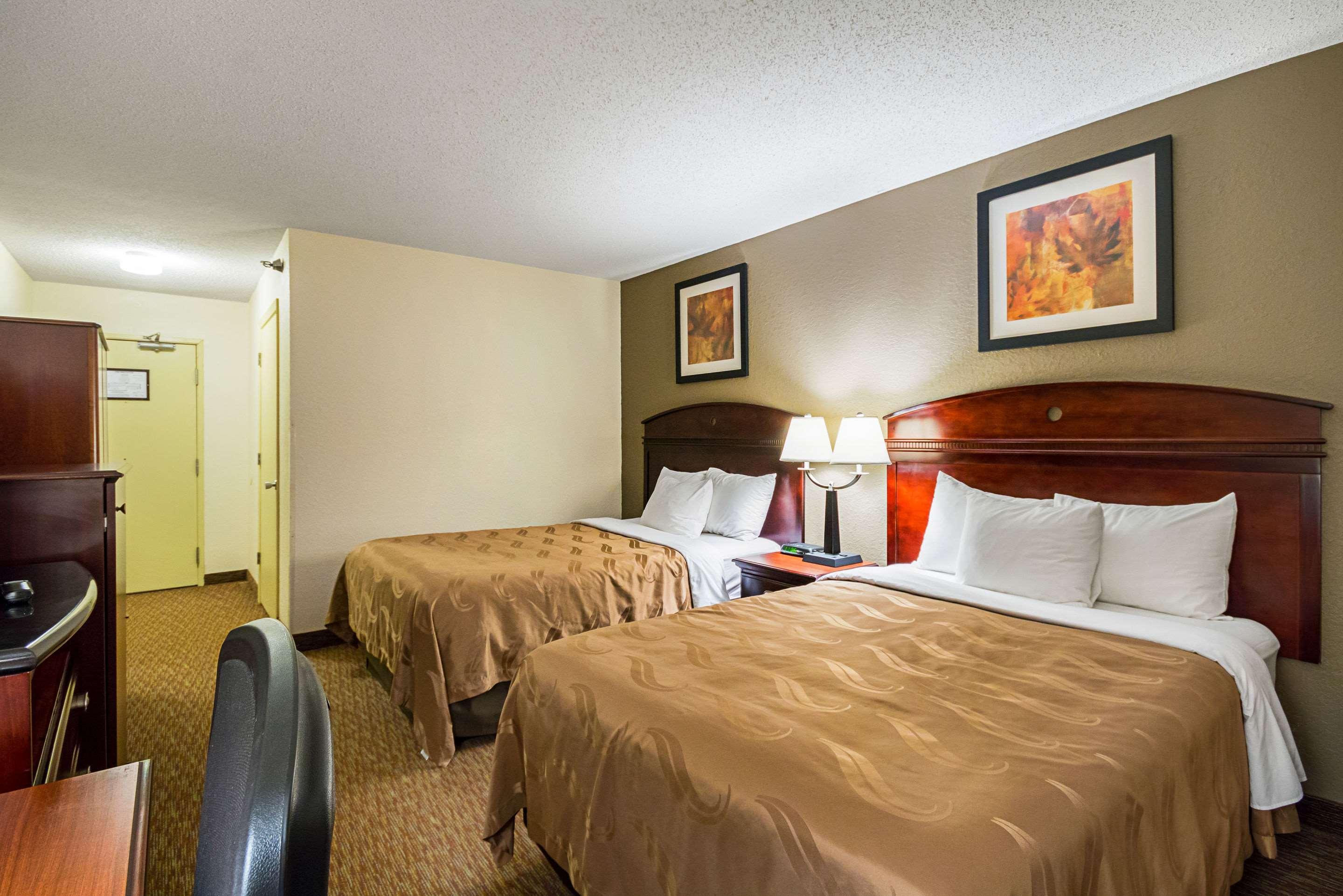 Quality Inn Fairmont Exterior photo