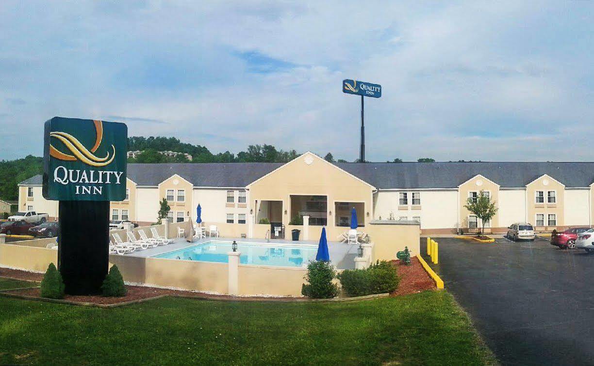 Quality Inn Fairmont Exterior photo