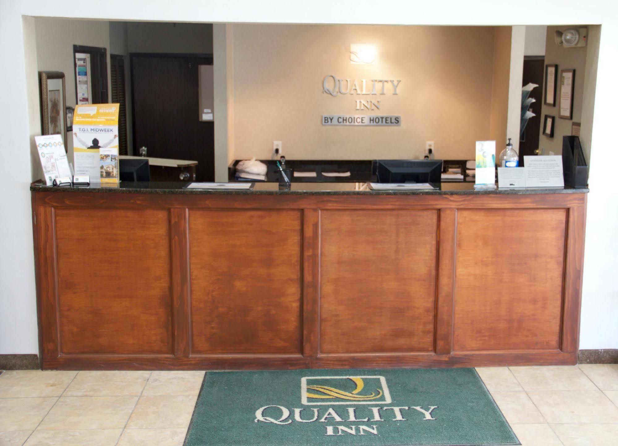 Quality Inn Fairmont Exterior photo